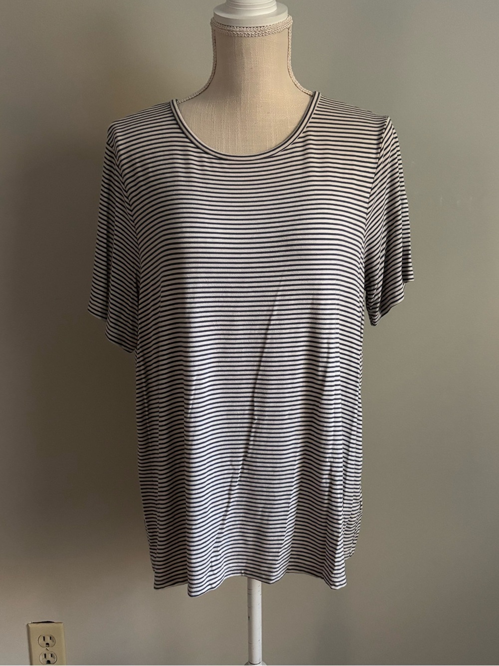 Striped Short Sleeve Tee Shirt Blue and White